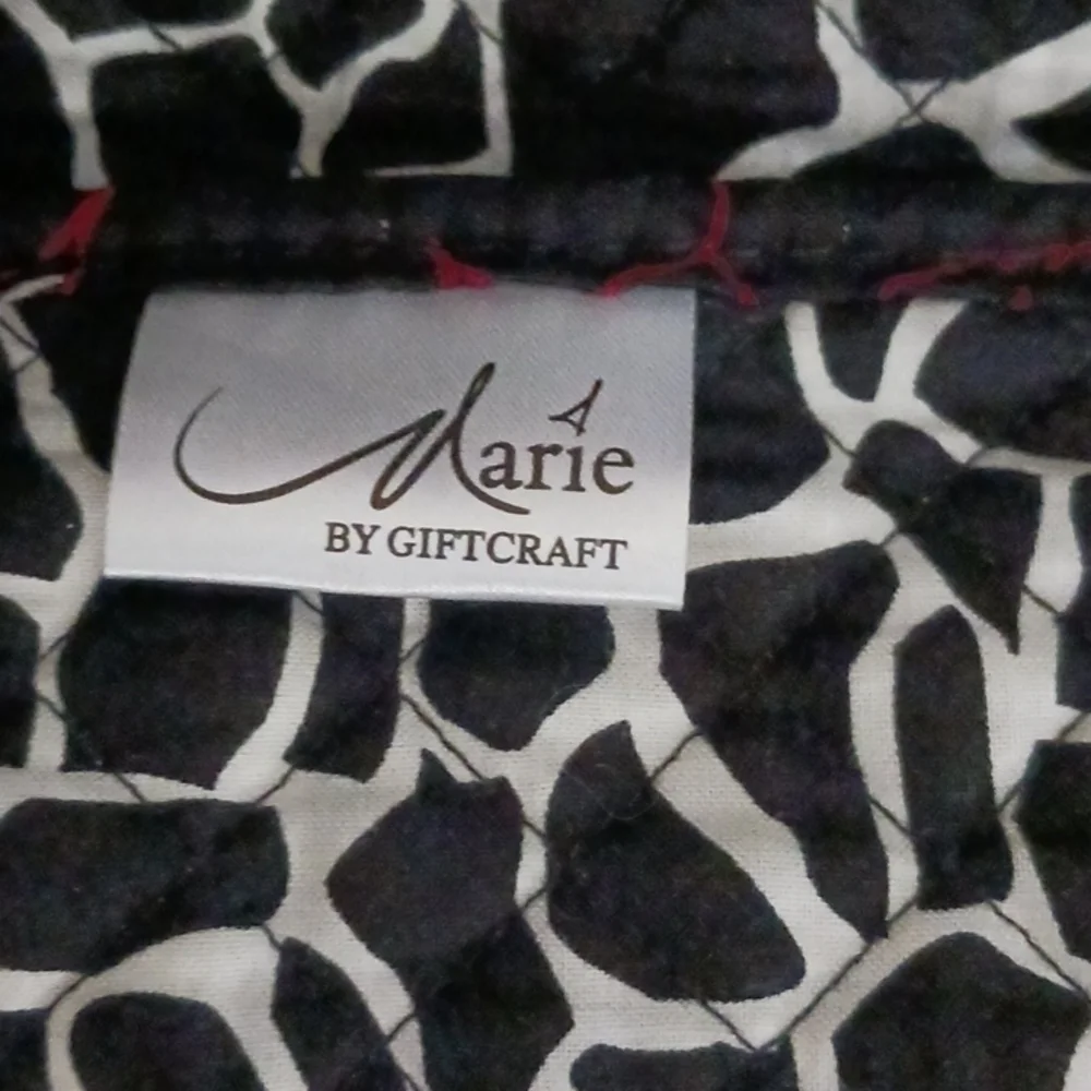 MARIE BY GIFTCRAFT RED & BLACK FLORAL DUFFLE BAG